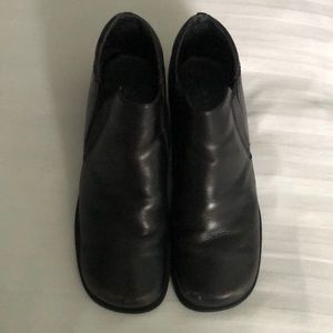 Black Upper leather ankle booties.